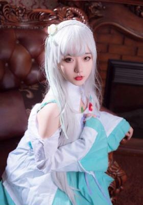 淑芬俩腿间又痒了
